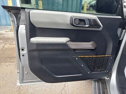 Used 2022 Ford Bronco Badlands image 8