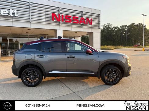 New 2026 Nissan Kicks SR image 9