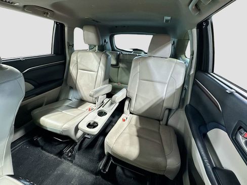 Used 2014 Toyota Highlander Limited image 13