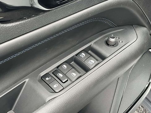 New 2026 Jeep Compass Limited image 25