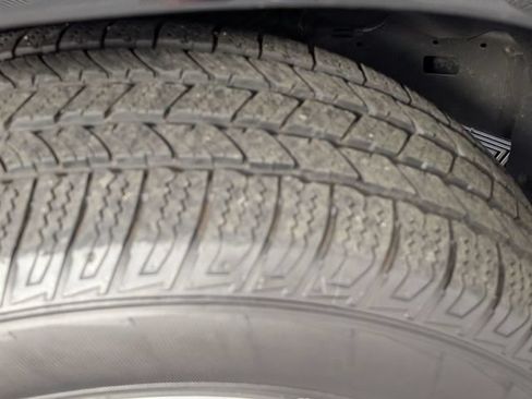 Used 2023 RAM 1500 Laramie AWD/4WD image 9