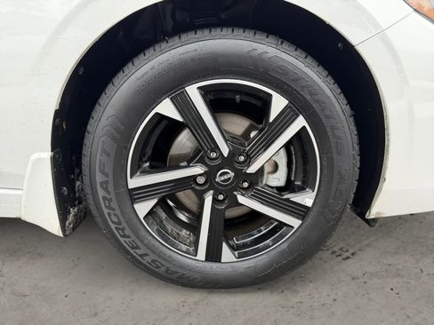 Used 2025 Nissan Sentra SV image 9