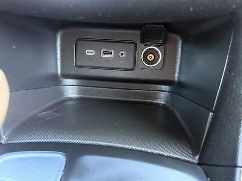 Used 2019 Chevrolet Equinox LT w/ Driver Convenience Package image 22