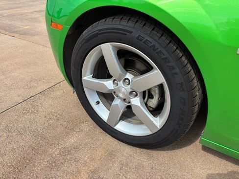 Used 2010 Chevrolet Camaro LT RWD image 20