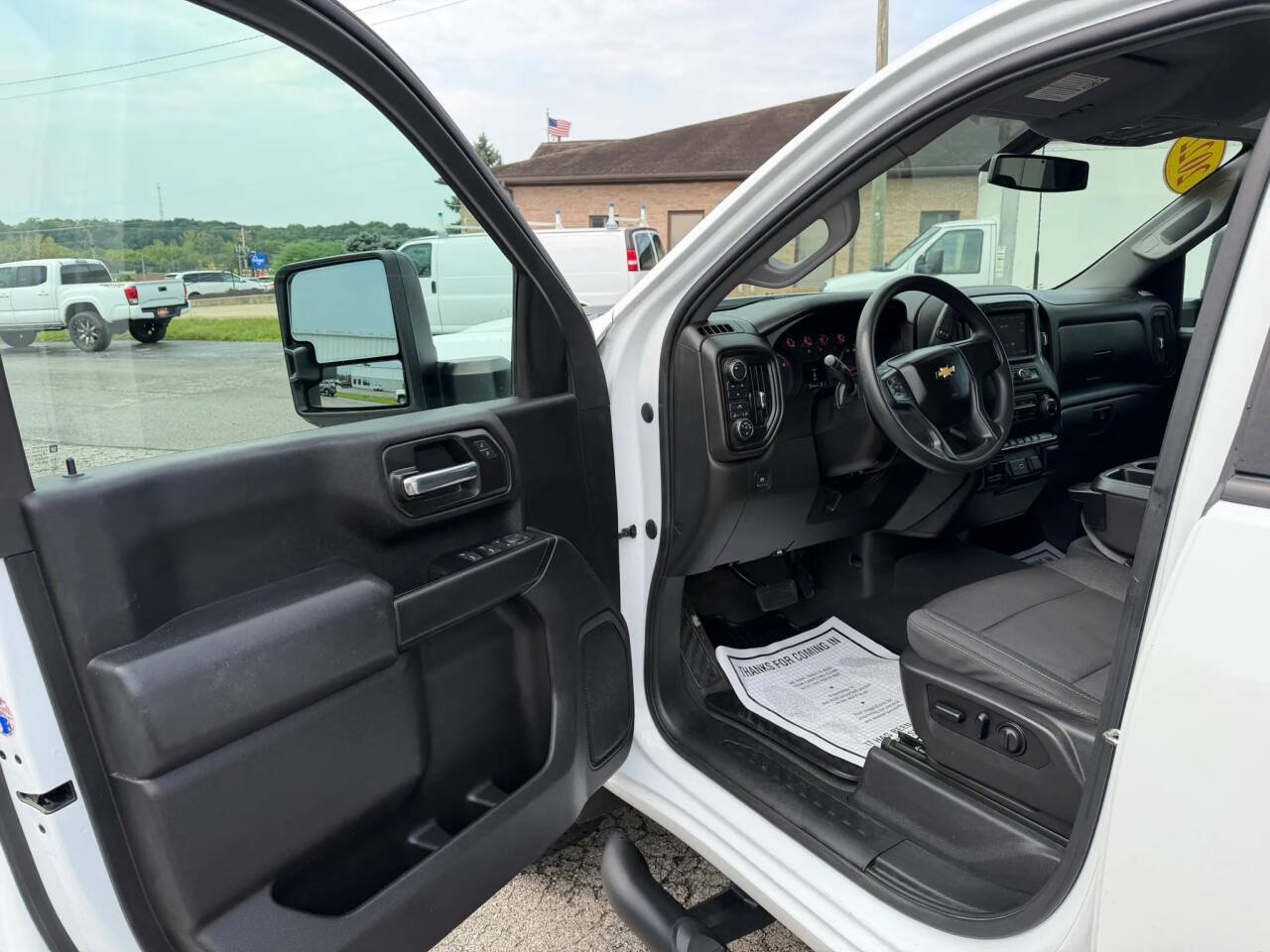Used 2022 Chevrolet Silverado 2500 Custom w/ Custom Value Package AWD/4WD image 9