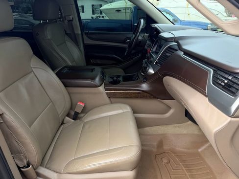 Used 2015 Chevrolet Suburban LT image 18
