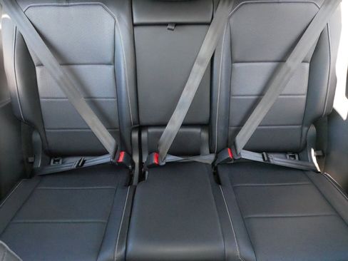 Certified 2021 Volkswagen Tiguan SE image 13