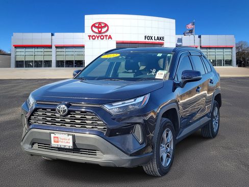 Used 2022 Toyota RAV4 XLE image 2