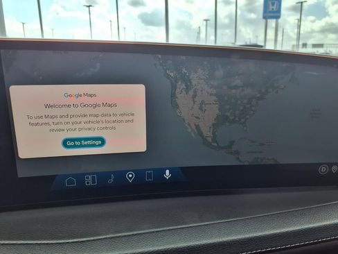 Used 2025 Cadillac XT4 Premium Luxury image 11