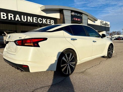 Used 2020 Nissan Altima 2.5 SR w/ Premium Package image 3