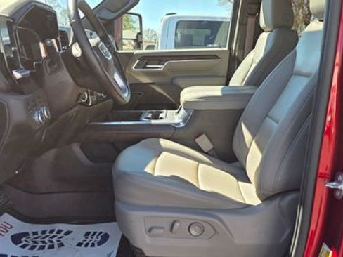 Used 2024 GMC Sierra 2500 SLT w/ SLT Premium Package image 10