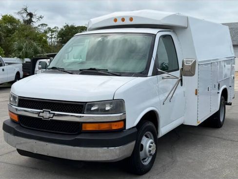 Used 2004 Chevrolet Express 3500 RWD image 2