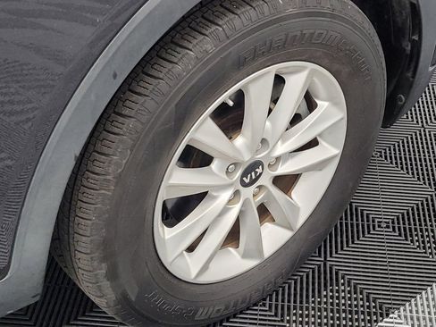 Used 2019 Kia Sorento FWD V6 image 31