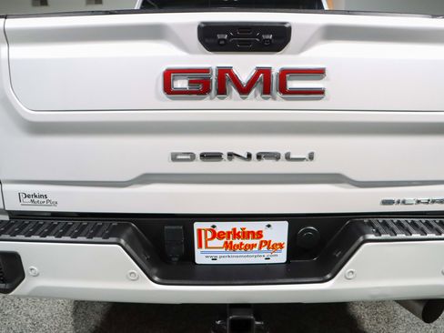 Used 2023 GMC Sierra 2500 Denali w/ Denali Ultimate Package image 8