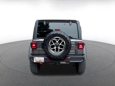 Used 2025 Jeep Wrangler Unlimited Rubicon AWD/4WD image 12