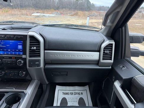 Used 2020 Ford F250 Lariat image 32