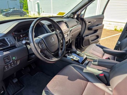 Used 2022 Honda Ridgeline Black Edition image 16