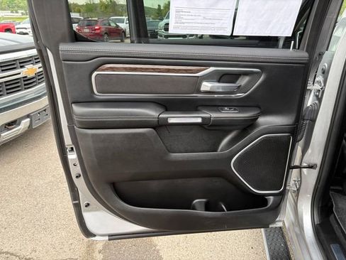 Used 2019 RAM 1500 Laramie AWD/4WD image 19