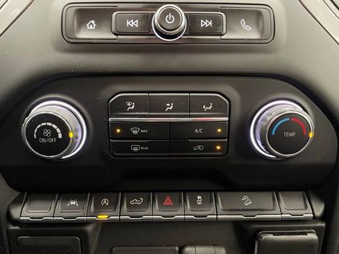 Certified 2022 Chevrolet Silverado 1500 Custom Trail Boss w/ LPO, Dark Essentials Package image 6