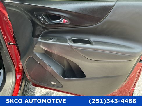 Used 2022 Chevrolet Equinox RS w/ RS Leather Package FWD image 12
