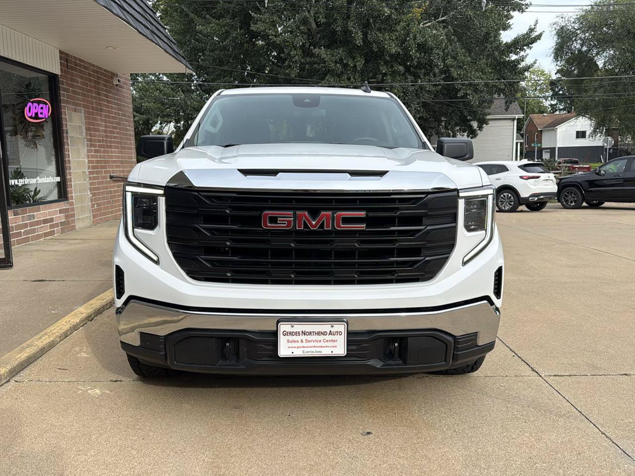 Used 2024 GMC Sierra 1500 Pro w/ Pro Value Package AWD/4WD image 29