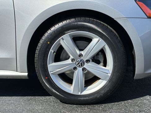 Used 2012 Volkswagen Passat 2.5 SE FWD image 6