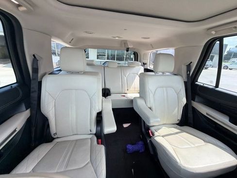 Used 2020 Ford Expedition Platinum RWD image 6