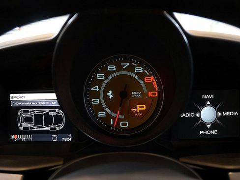 Used 2011 Ferrari 458 Italia Coupe RWD image 96