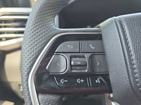 Used 2024 Toyota Sequoia Platinum AWD/4WD image 18