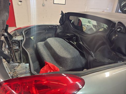 Used 2006 Pontiac Solstice Convertible w/ Premium Package RWD image 24