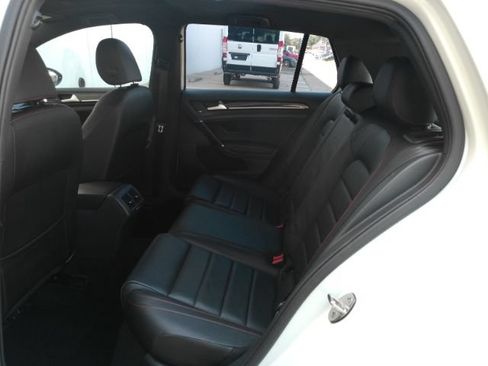 Used 2017 Volkswagen GTI SE FWD image 17