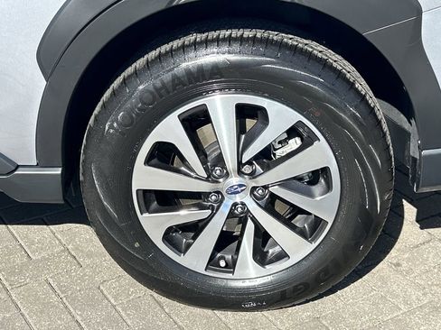 Used 2025 Subaru Outback Premium w/ Popular Package #1A image 29