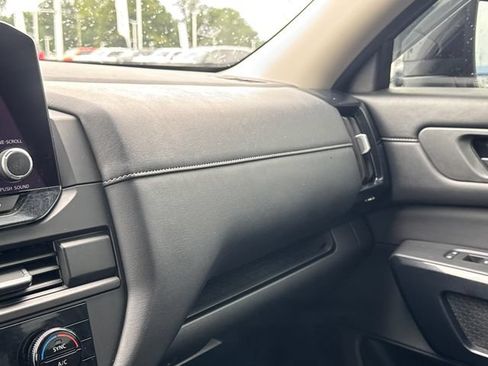 Used 2024 Nissan Pathfinder S AWD/4WD image 30