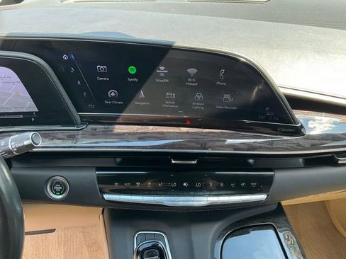 Used 2023 Cadillac Escalade Premium Luxury RWD image 14