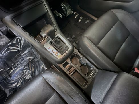 Used 2010 Volkswagen Tiguan S FWD image 21