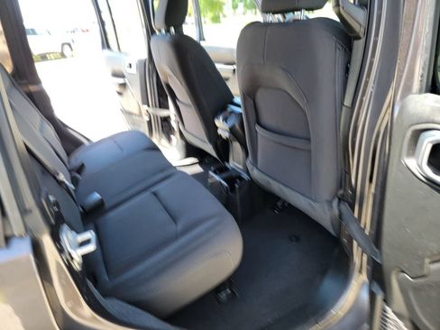 Used 2022 Jeep Wrangler Unlimited Sport AWD/4WD image 14