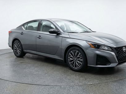 Used 2025 Nissan Altima 2.5 SV
