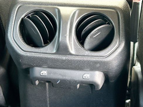 Used 2022 Jeep Wrangler Unlimited Sport AWD/4WD image 21