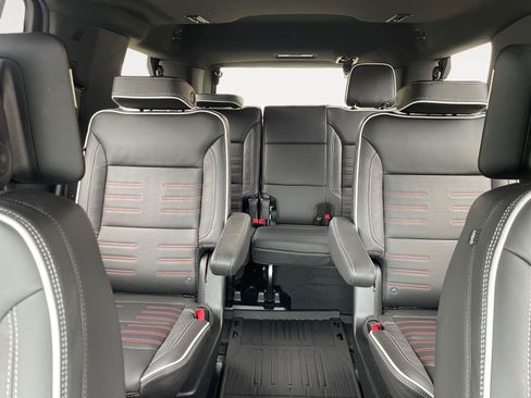 Used 2025 GMC Yukon AT4 Ultimate AWD/4WD image 13