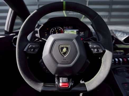 Used 2019 Lamborghini Huracan Performante image 41