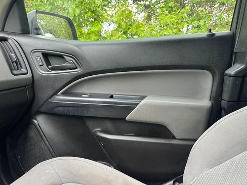 Used 2019 Chevrolet Colorado W/T RWD image 8