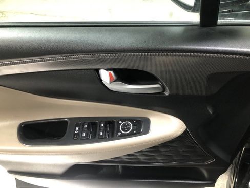 Used 2019 Hyundai Santa Fe SEL image 19