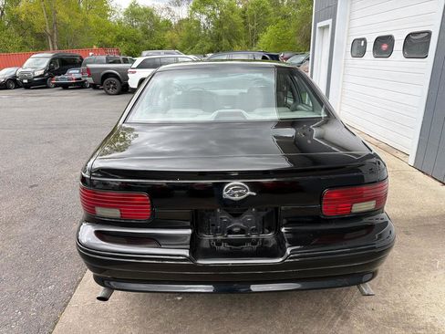 Used 1995 Chevrolet Impala SS RWD image 5
