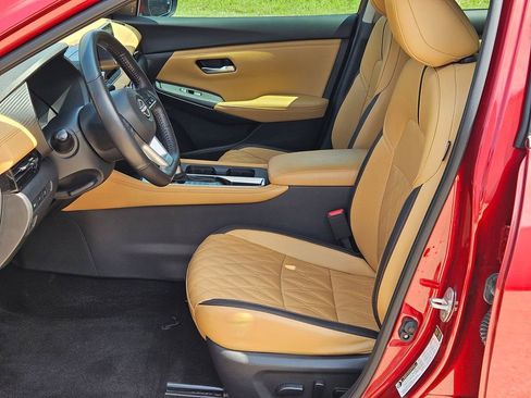 Used 2025 Nissan Sentra SV w/ SV Premium Package FWD image 10