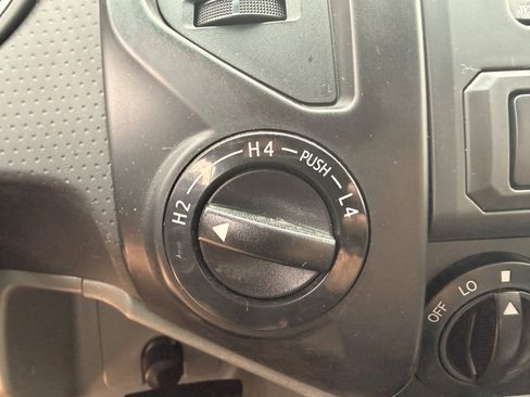 Used 2015 Toyota Tacoma 4x4 Access Cab image 26