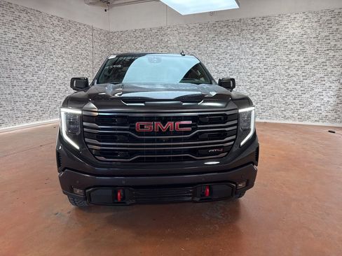 Used 2022 GMC Sierra 1500 AT4 w/ Technology Package image 2