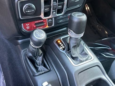 Used 2024 Jeep Wrangler Unlimited Sport AWD/4WD image 6
