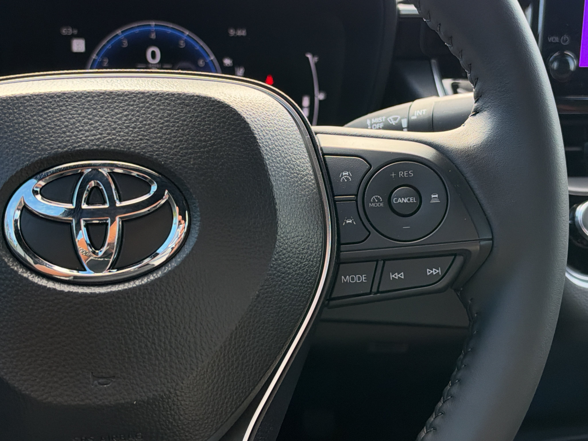 Used 2027 Toyota Corolla SE FWD image 28