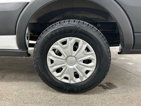 Used 2023 Ford Transit 350 XLT image 12