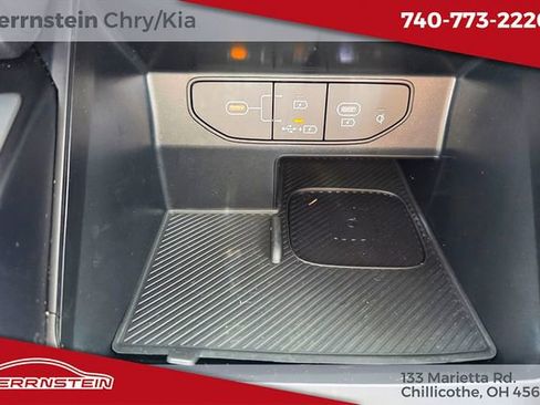 Used 2025 Kia Sorento S FWD image 14